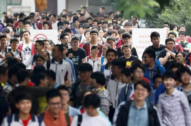 南京这两所985高校号称“双姝”：南大文理强势，东大工科超群