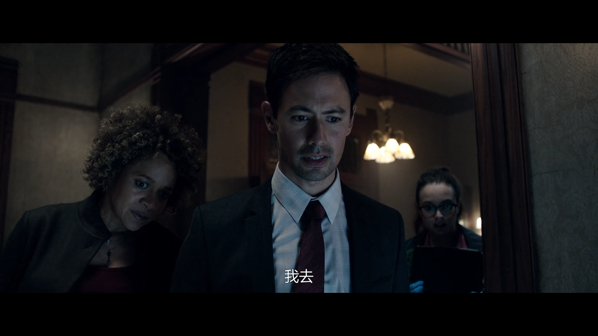 匍匐爬行电影剧情「介绍」 _晶羽科技