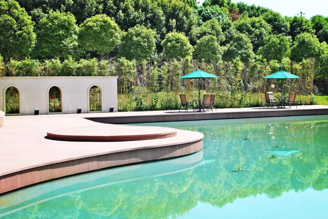 香港、青岛之后，这所英国百年名校4年来在成都遭遇了什么