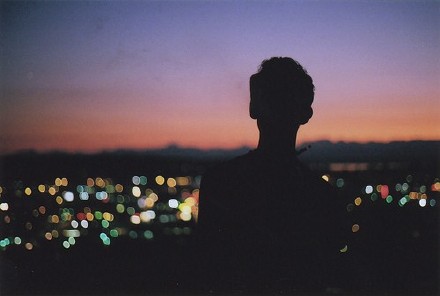 一个人生来孤独的名人名言