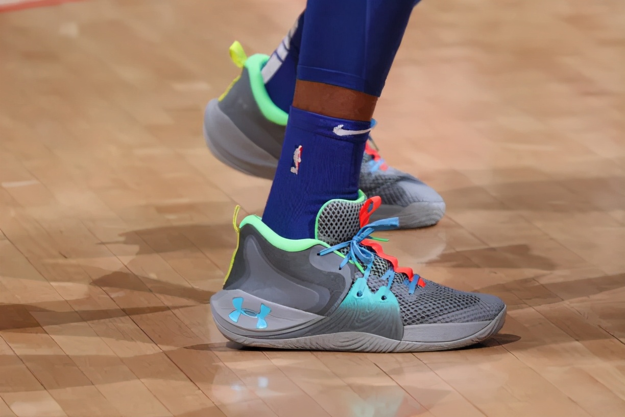 nba穿李宁鞋的球员有哪些（NBA球员上脚：詹姆斯2双签名鞋，巴特勒穿李宁驭帅14？）