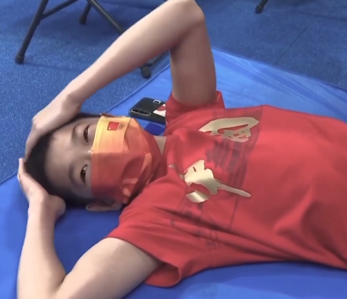 央视5分钟揭秘全红婵！被207C吓哭，一跳成名天下知，郭晶晶羡慕