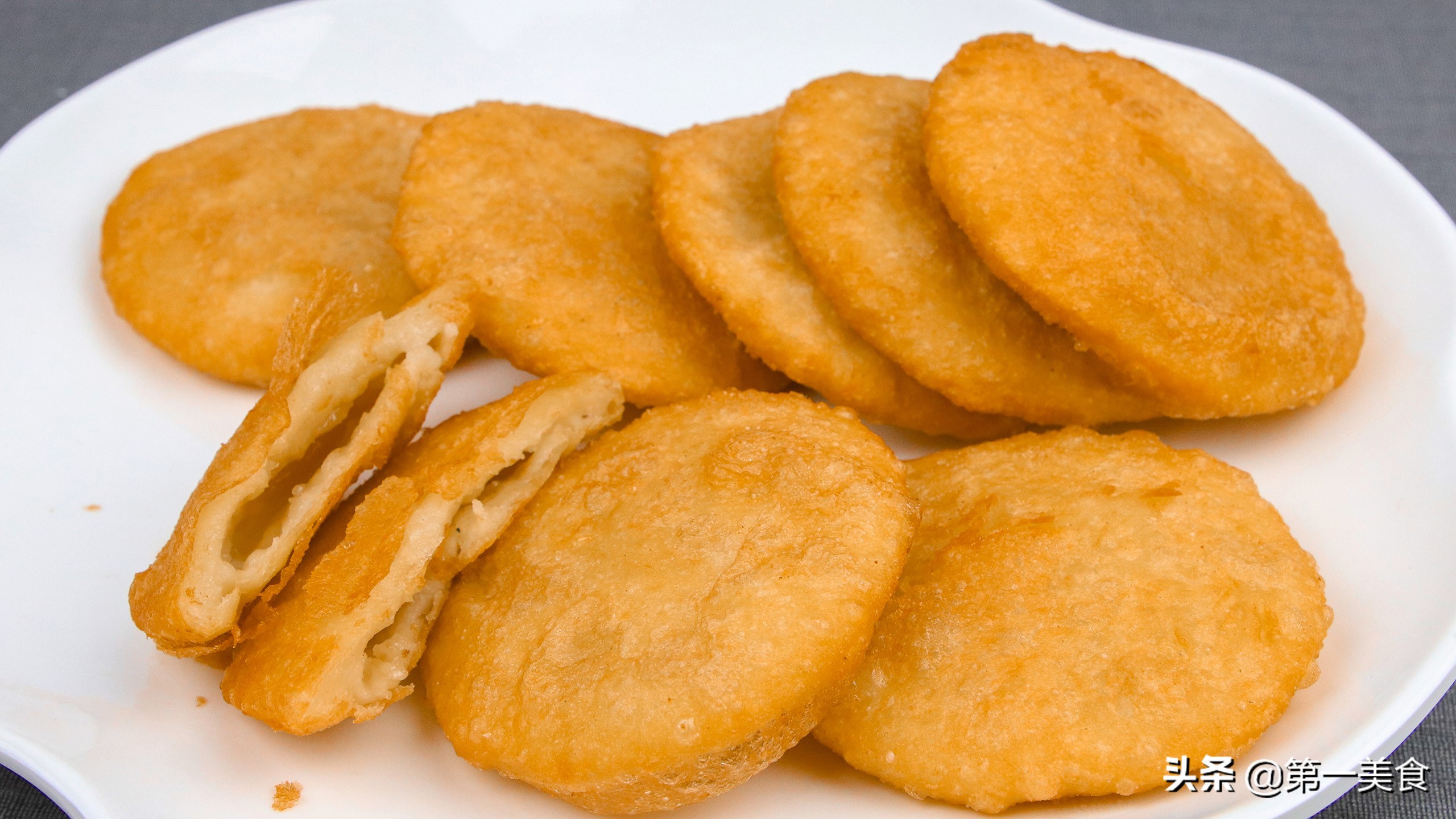 买不来糖糕可以在家炸，外皮酥脆掉渣，个个圆滚不破裂不露馅