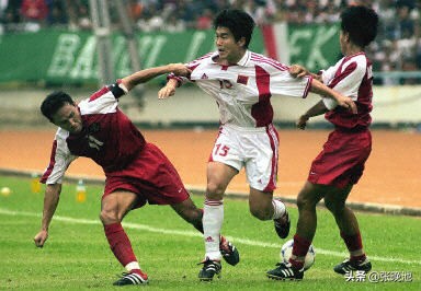 2001十强赛世界杯（国足史上今天：2001年2比0客胜印尼，全胜晋级世界杯亚洲区十强赛）