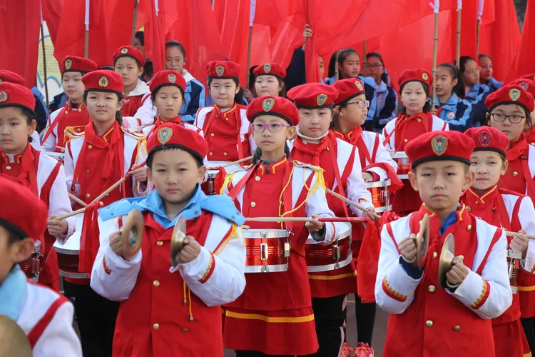 cba啦啦队王浩然(长治市屯留区树人小学顺利举行2019年秋季田径运动会)