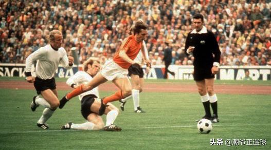1974年足球世界杯(最伟大的失利者？1974年世界杯的新时代对决！