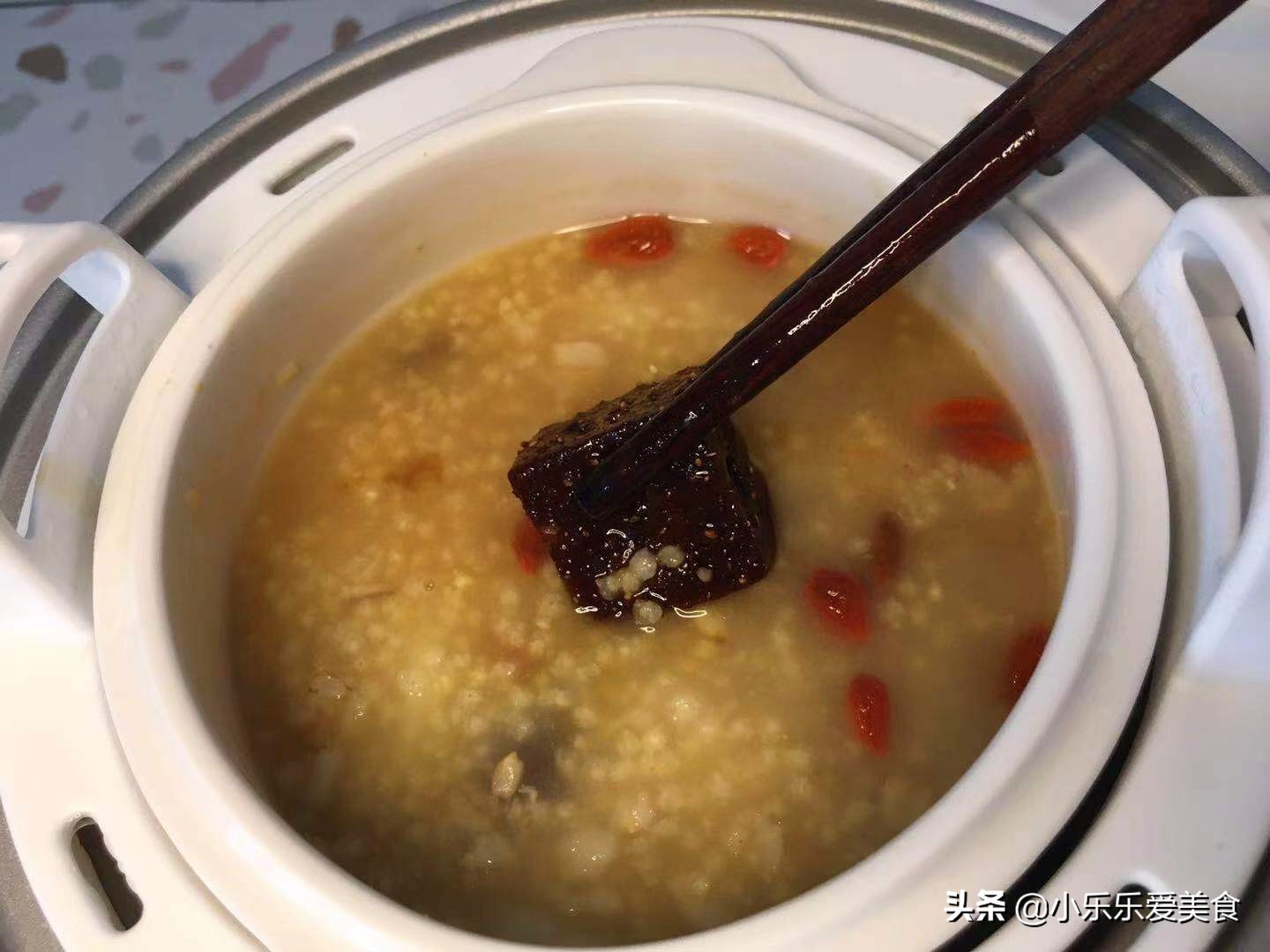 小米燕麦粥（适合秋天喝的3道杂粮粥营养好消化）