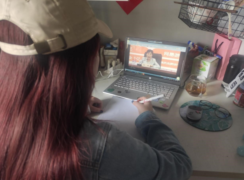 大一新生开学，笔记本电脑是否有必要带？过来人告诉你别掉以轻心