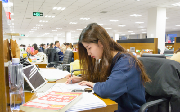 大一新生这类证书值得考，或比四六级还重要，用人单位很看重