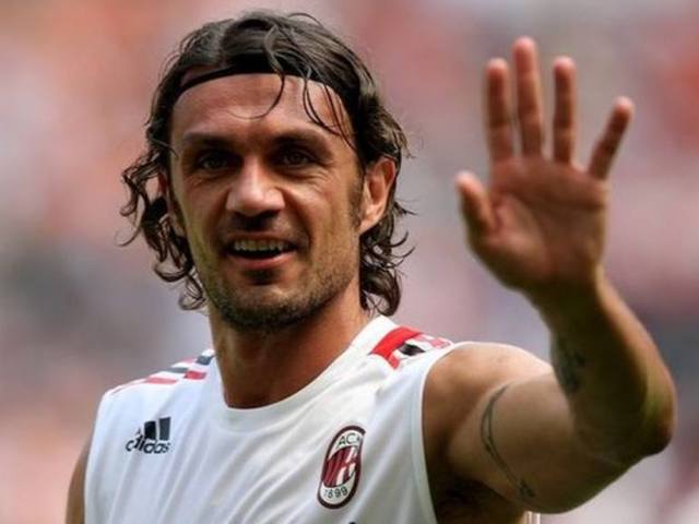 马尔蒂尼2005年,19岁的迭戈·戈丁在乌拉圭对阵墨西哥的友谊赛中完成