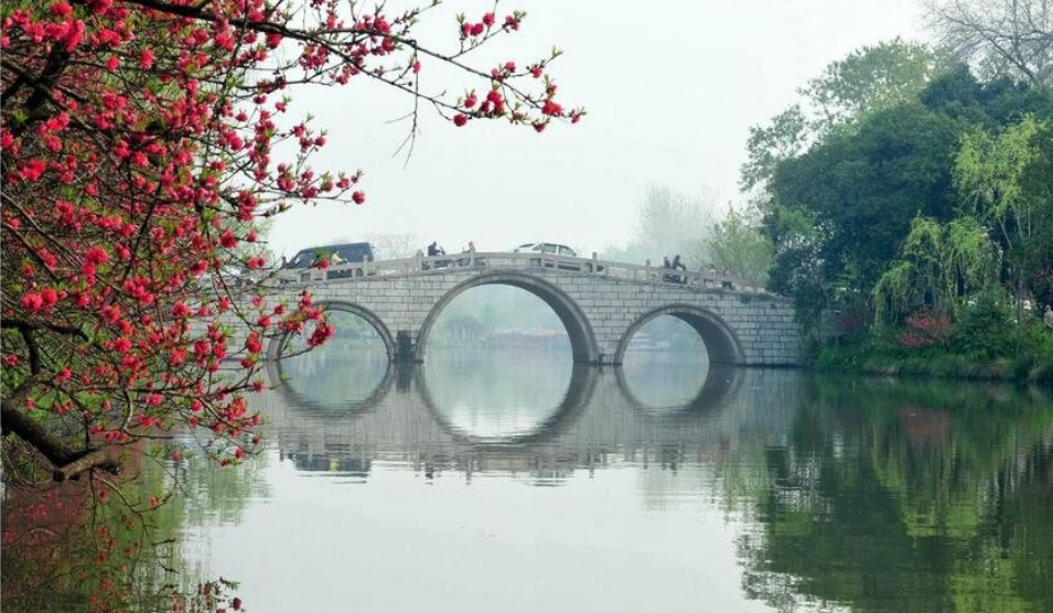 扬州瘦西湖不仅是5A景区，还是世遗项目，关键价格还便宜