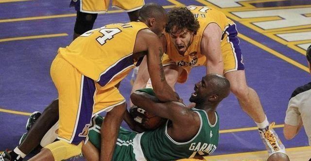 2008年NBA总决赛第六场(NBA总决赛上那些伟大的复仇（1）：科比浴火重生，詹姆斯无辜躺枪)