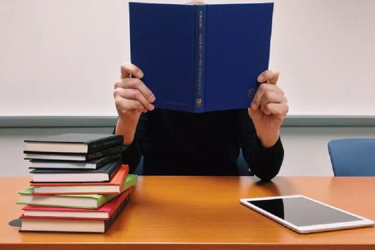 传说中越老越吃香的会计和审计，也会有35岁危机吗？