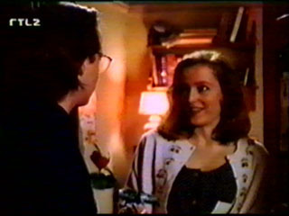 好莱坞“性教育”女星想穿胸罩？ “谁爱穿，我不做！”