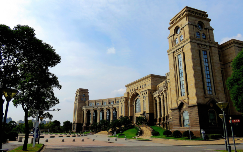 上海本科投档分数线已公布，25日可查询录取结果，如何确定被录取