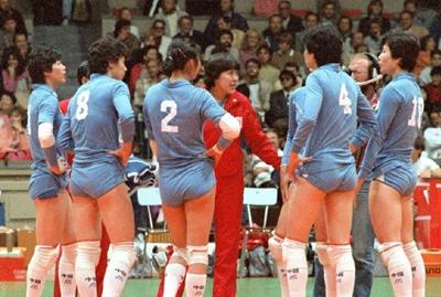 1980年女排世界杯季军(中国女排历任主教练，三人最成功，蔡斌重走胡进老路)