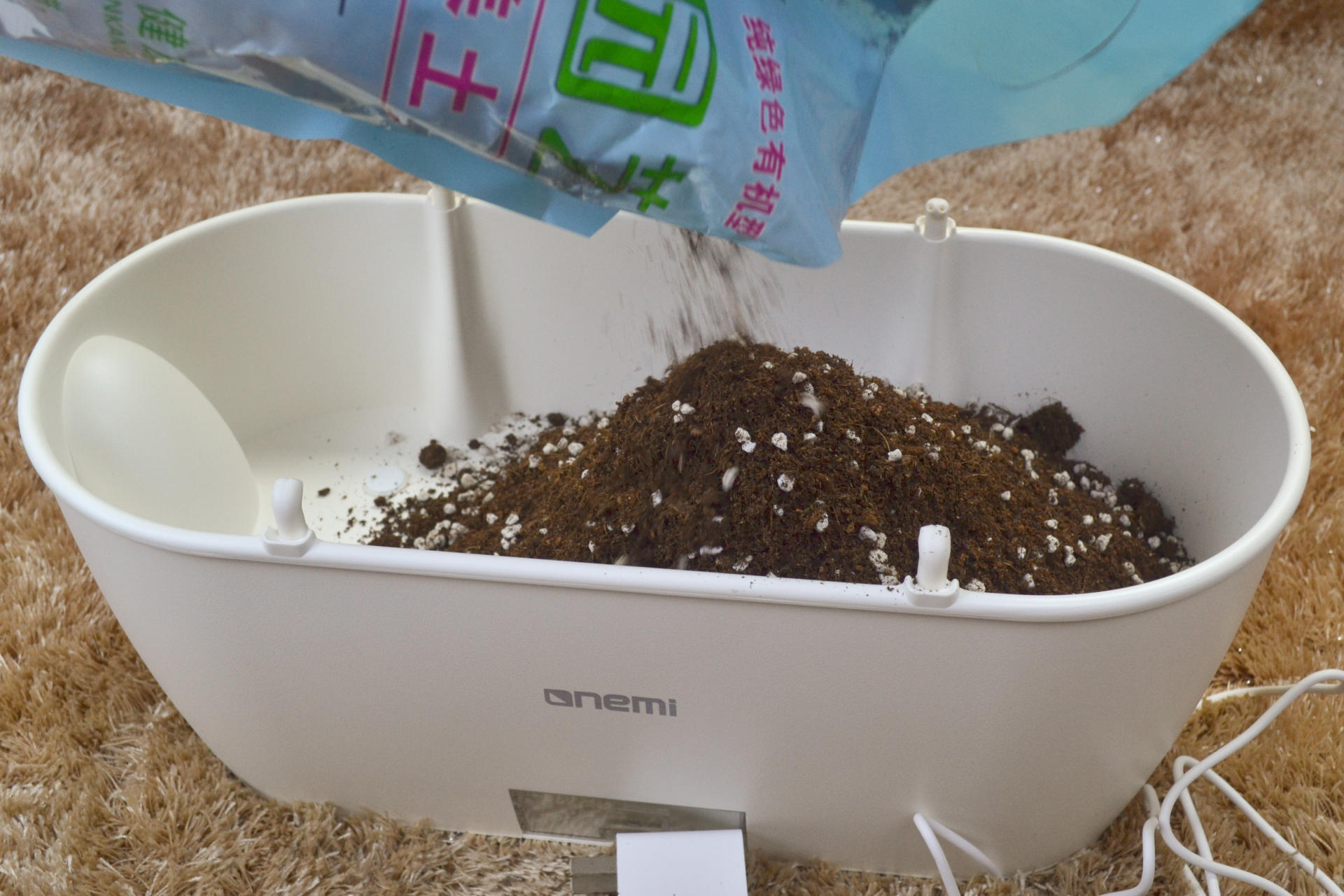 陪孩子上堂种植课：一米田智能种植伴侣