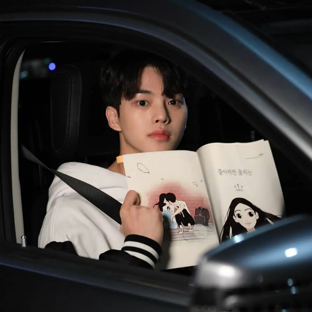 netflix网飞总管也曾表示:"宋江通过《恋爱铃》被许多人认识,我几乎