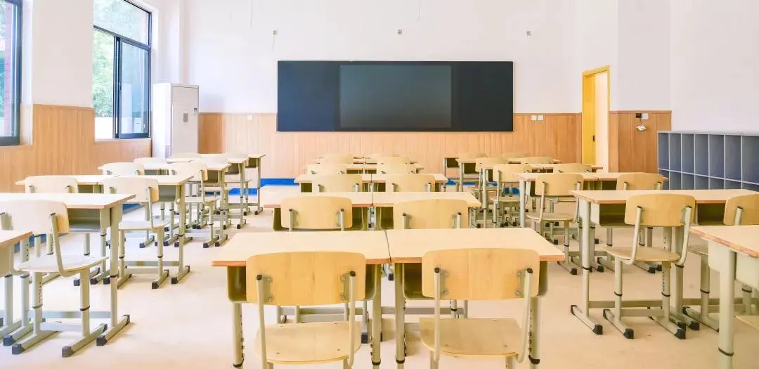 兜兜转转13所学校，停在了成川外！这群绵阳南山名师让家长安心了