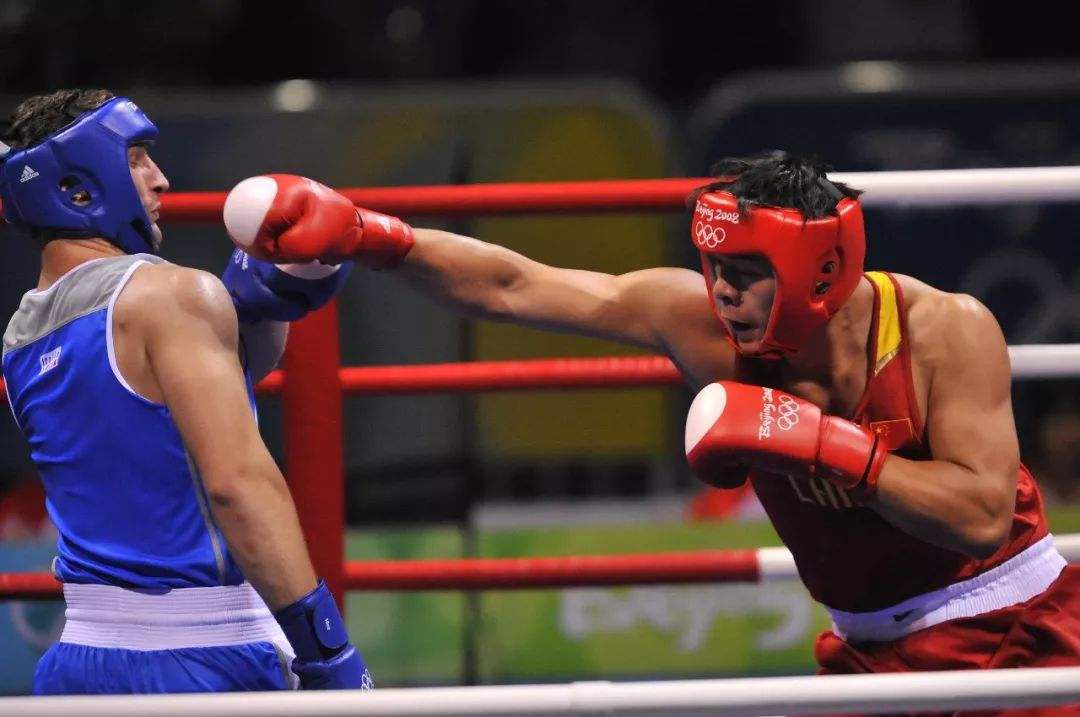 2008奥运会拳击排名(今天,中国巨人完虐对手夺金腰带!