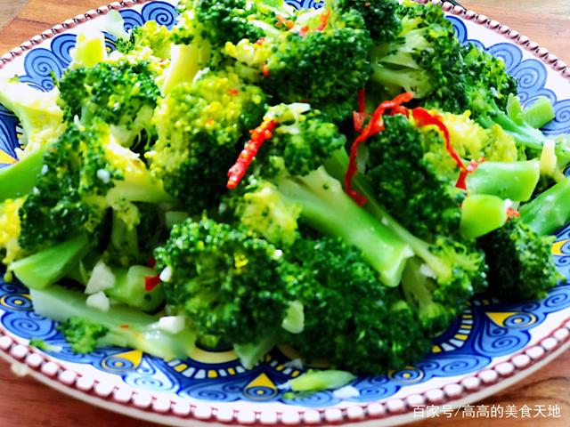 【蒜蓉西兰花】做法步骤图 这样做好吃 营养不流失-起舞食谱网