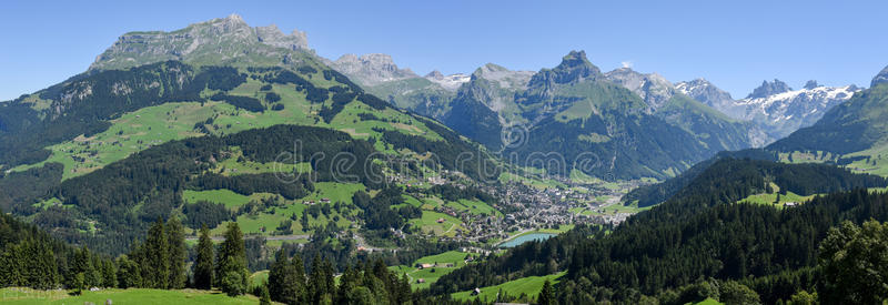 基于词块的课文复述对高中生学习词汇的影响