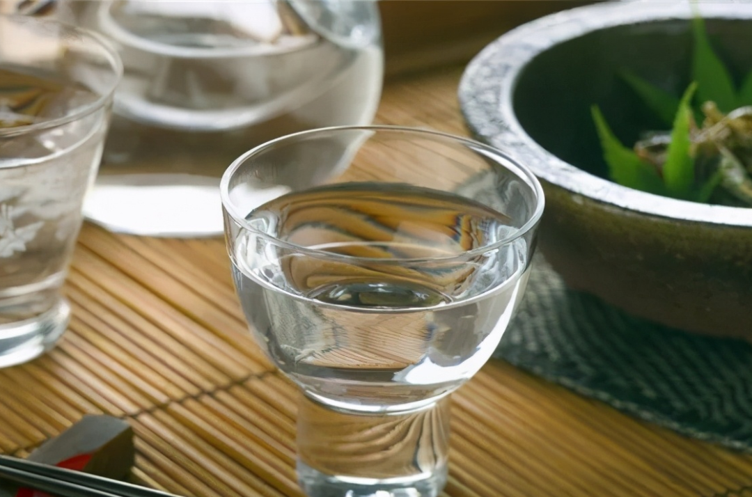沒(méi)錢喝什么酒好？4種60元以內(nèi)的純糧好酒大放送，建議收藏