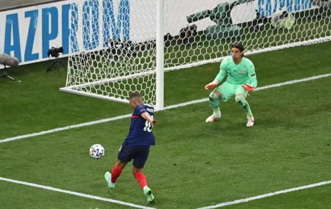 法国队欧洲杯出局：世界巨星姆巴佩，果真离C罗还远