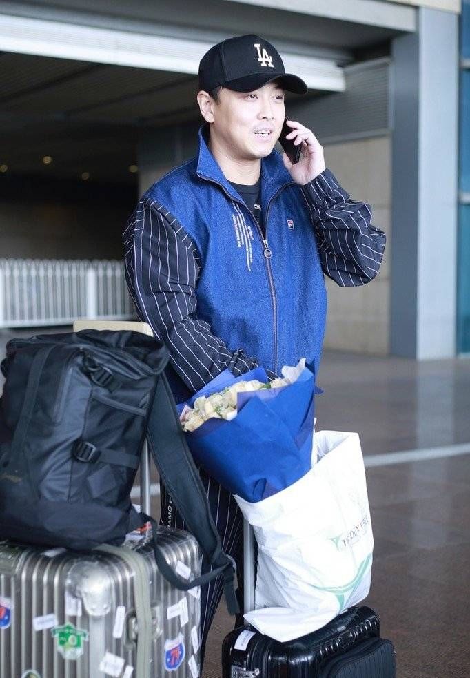 世界冠军王皓愤然离场(世界冠军王皓成国乒功臣,直言有愧于娇妻,两个