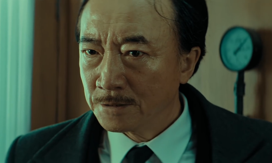 上图就是类似于金常务的司令,这样一看他们二人还真有点像.