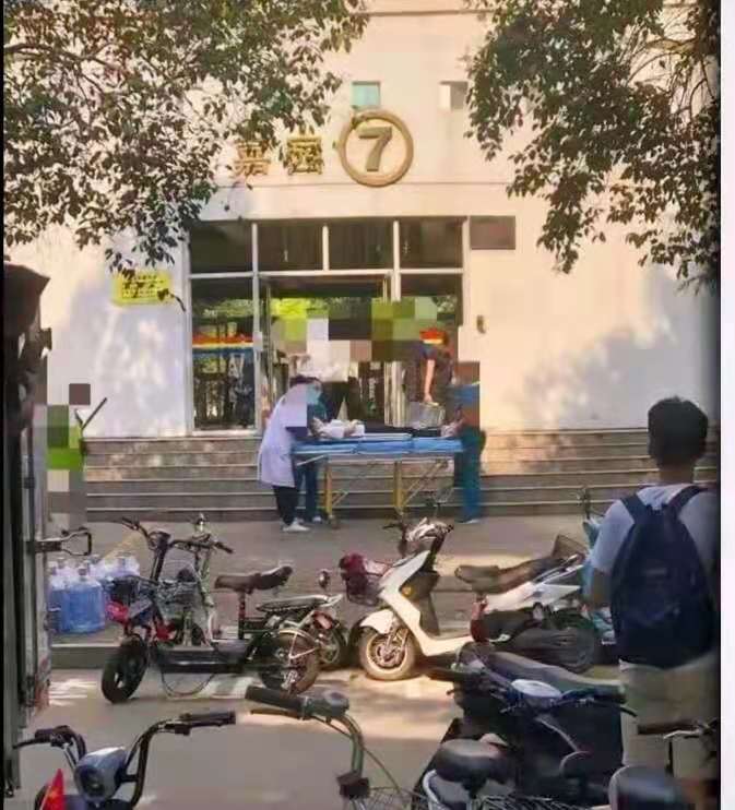 河南工大现场凡尔赛，理工大开始装空调，科大学生：羡慕