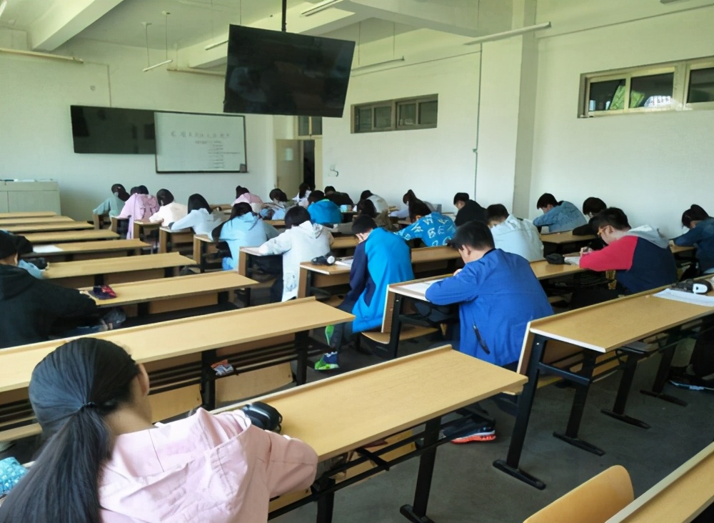 英语四六级，到底是425分还是426分，才算过？