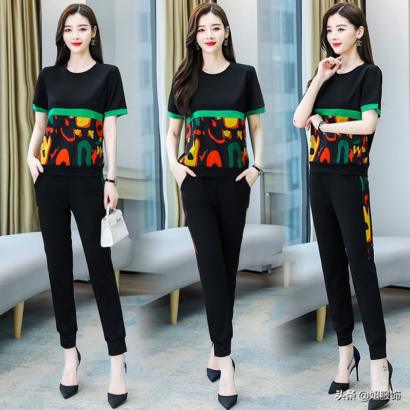 连帽休闲减龄拼色套装，休闲运动风，名媛气质，穿出别样的美