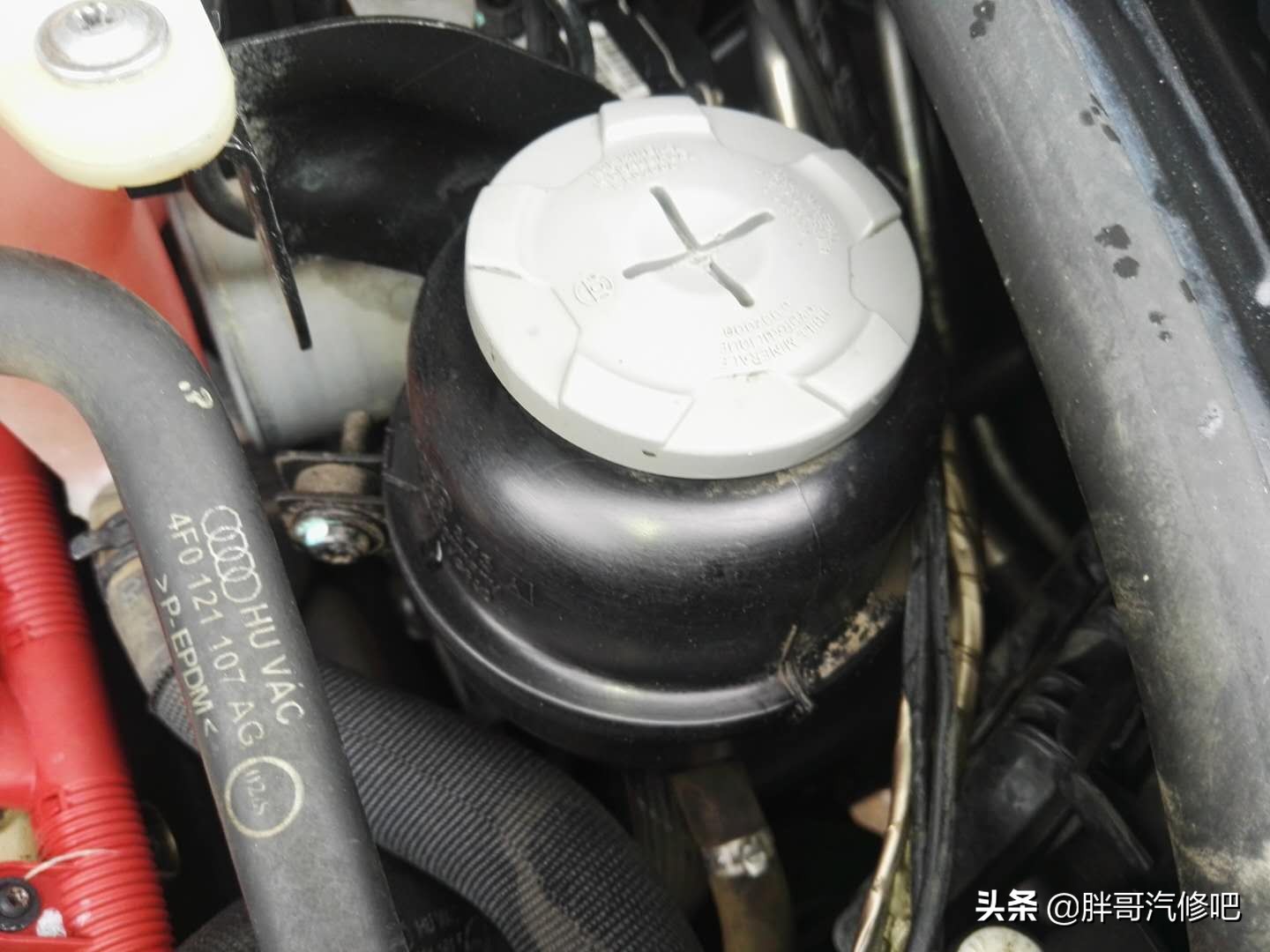 12年车龄23万公里奥迪A6L，2.4V6发动机全方位漏油维修