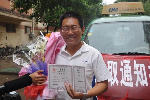 河南高考理科状元姚宏翔，曾当过12年班长，半夜开导同学