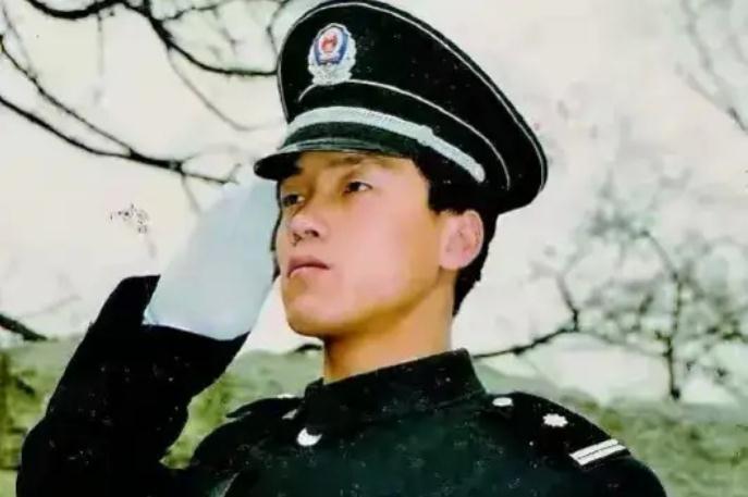 中國掃地僧逆襲（北大的“掃地僧”，帶領500名保安考上本科，自己逆襲成為校長）