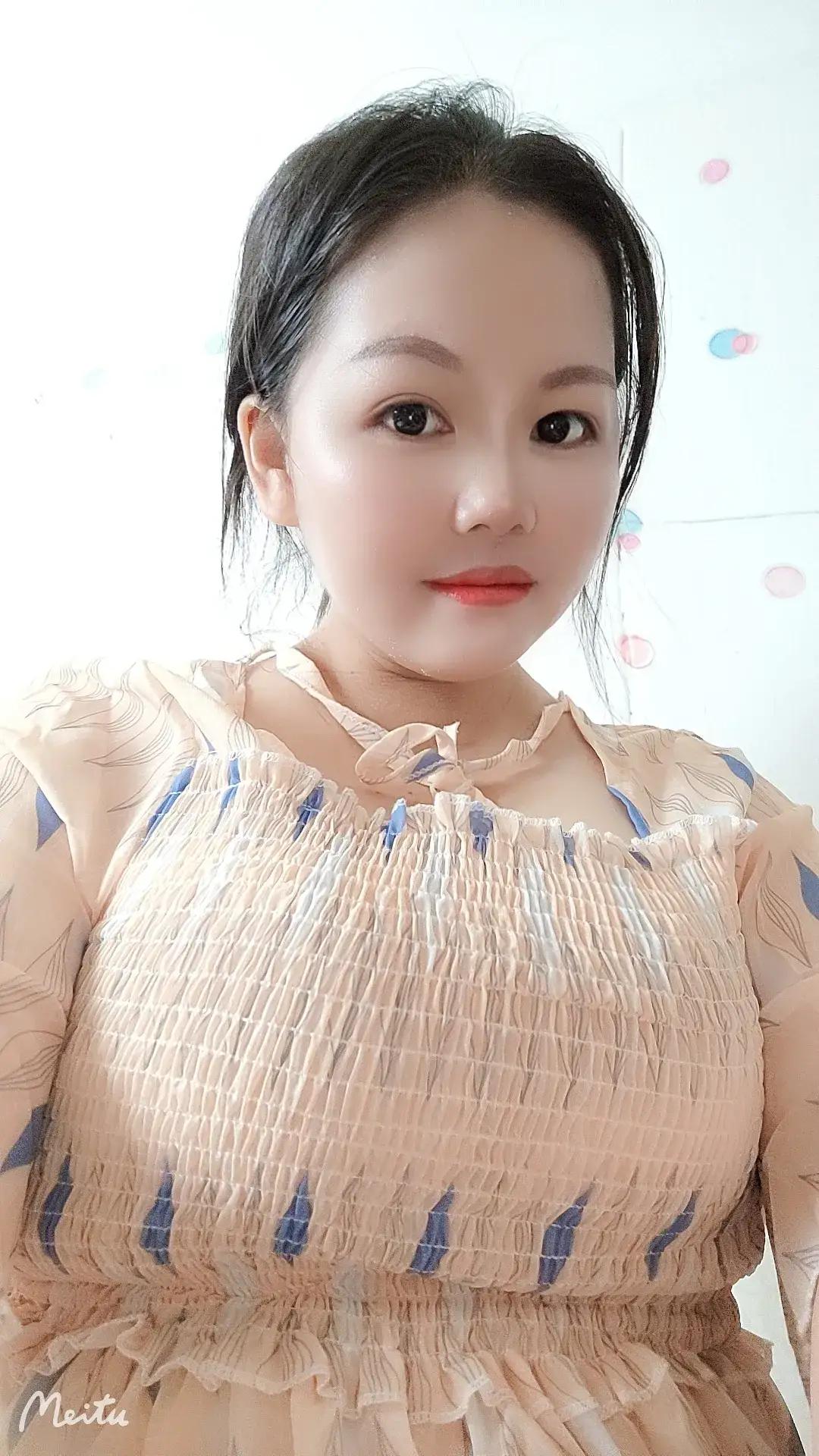 多年后，再遇初恋女友，她早已为人妻，为人母