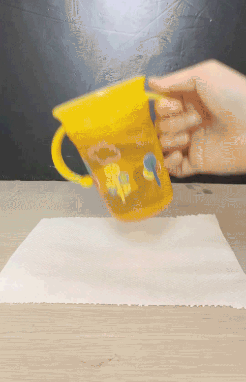 10款寶寶學(xué)飲杯測評(píng)：這款防漏效果差，不推薦