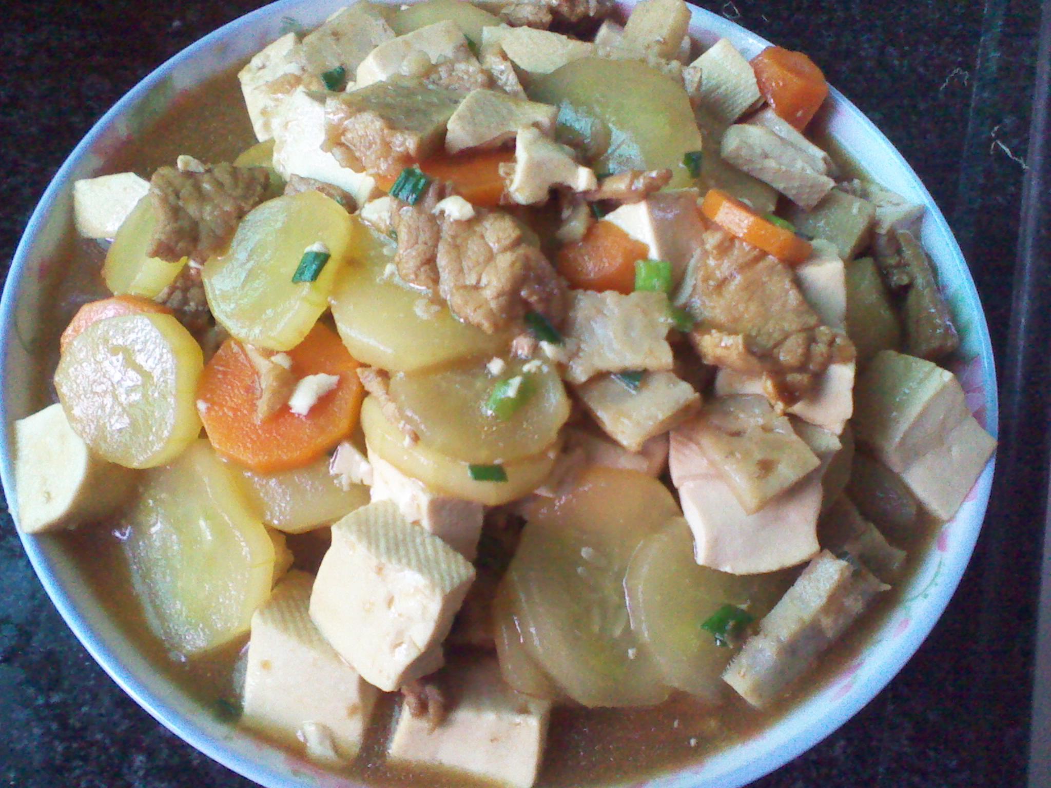 图片[1]-【黄瓜焖豆腐】做法步骤图 解馋下饭超好吃-起舞食谱网