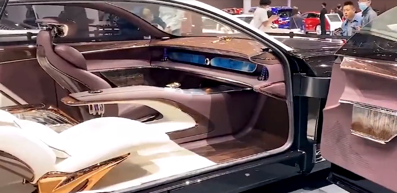 红旗厉害了，全新L系对标劳斯莱斯，搭载6.0L+V12动力