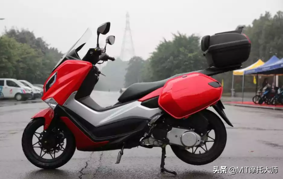 力帆新年会亮相新车：“油电”混合动力，水冷150+800/1200W电机