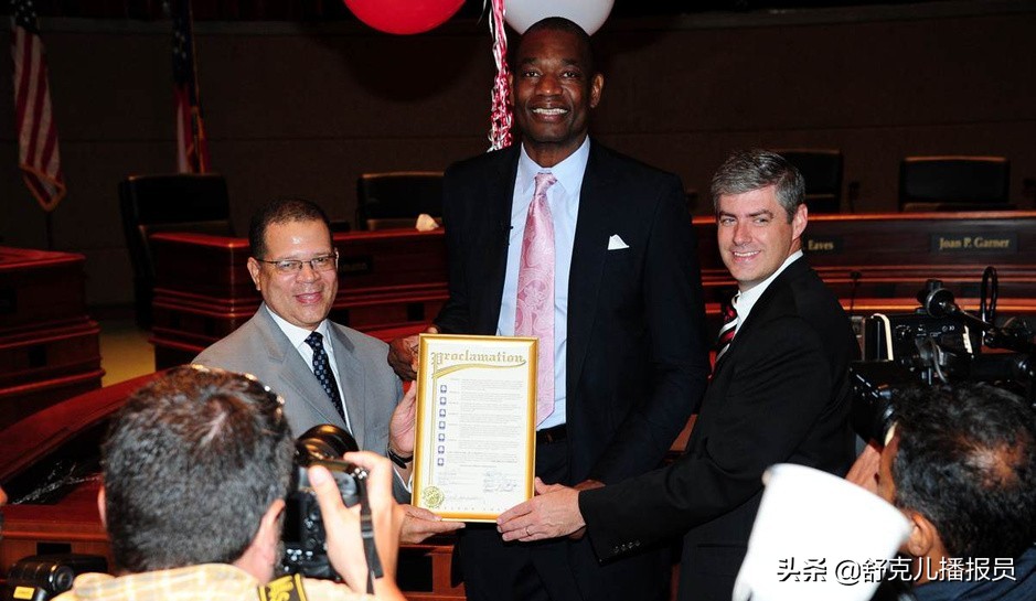 有哪些捐款的nba球员(NBA中的六大慈善家：詹姆斯建学校，姚明办比赛)