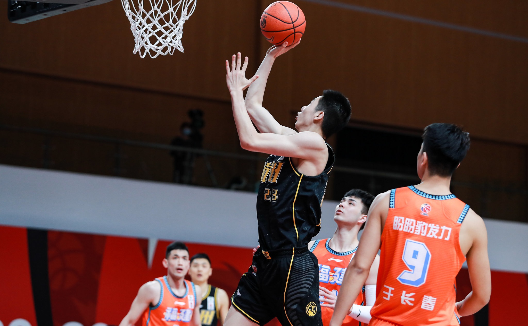 庫里和cba哪個厲害（38分大勝！CBA庫里帶隊5戰4勝，力壓北京保住季后賽名額）