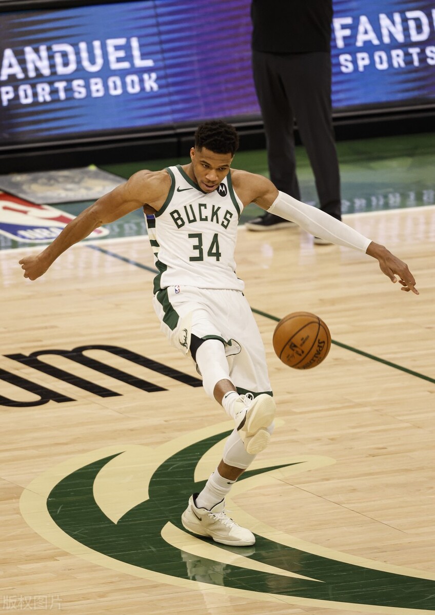 NBA精彩視頻回放（NBA裁判單節(jié)三次回看錄像，高科技正在毀掉籃球比賽的美感）
