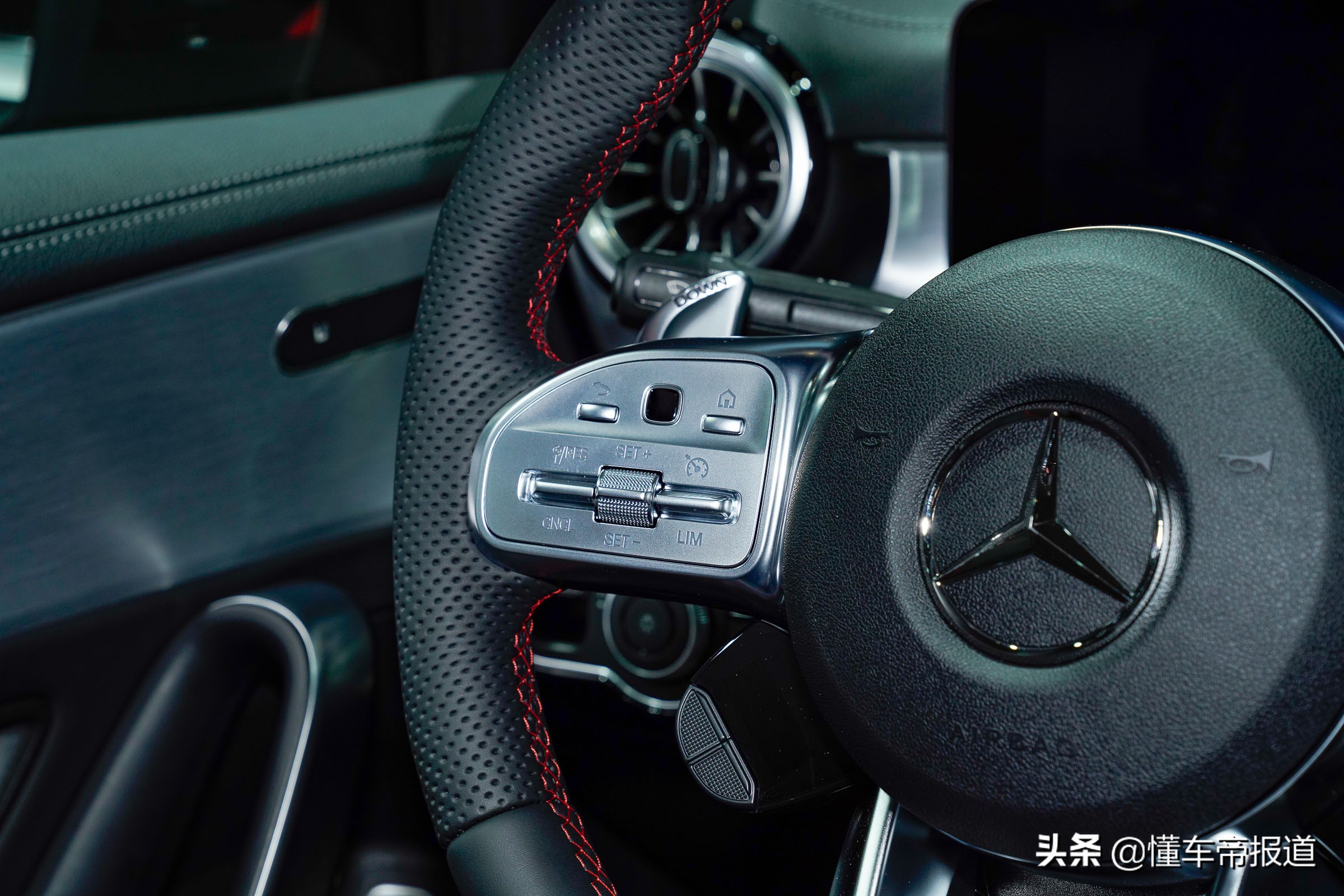 新车｜增加红色拉花点缀，AMG A 35 L 4MATIC炽夜特别版实拍解析