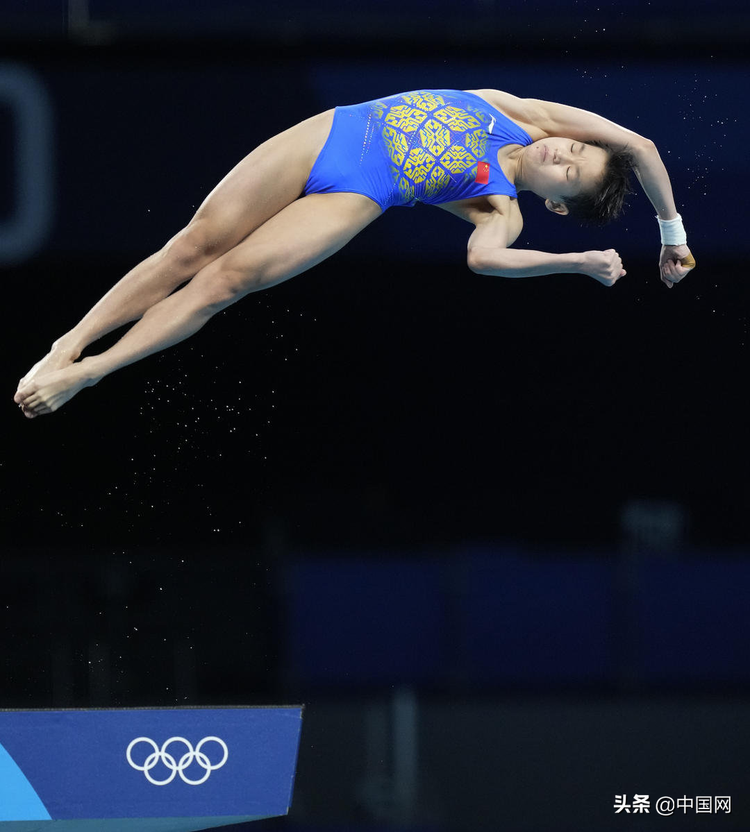 全红婵如何被选中（教练慧眼识珠 跳水天才全红婵因跳格子被发掘）