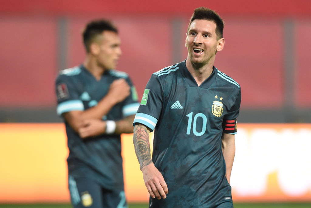 阿根廷2-0秘鲁！梅西赛后直言：我们都在为身上的球衣而战斗