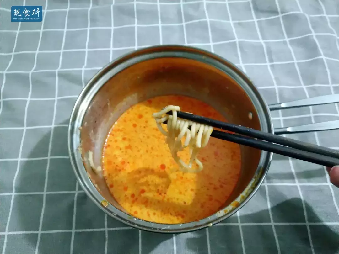 传说中的世界第一泡面真好吃么?百盛厨超有特色的两款泡面测评