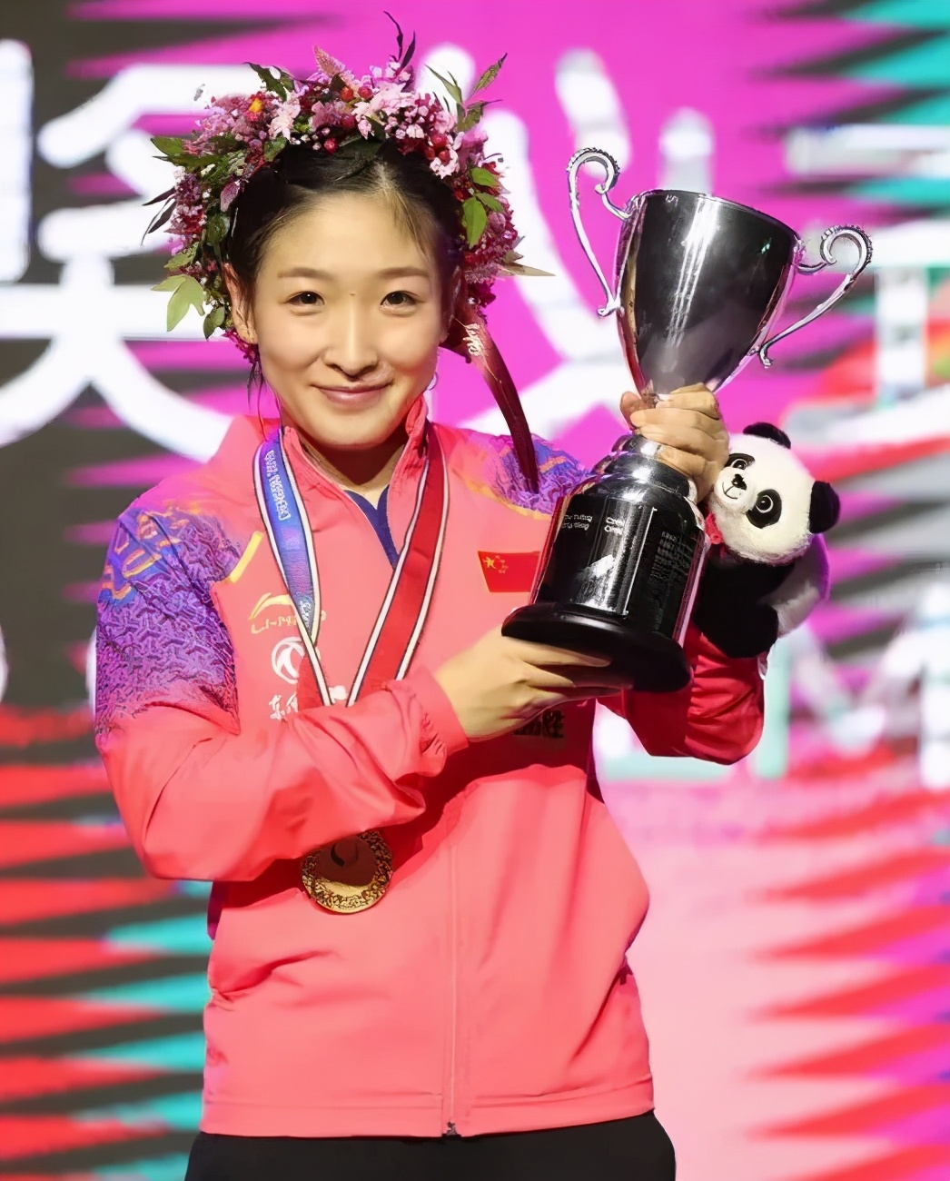 2010女乒世界杯(25年，10人封后——女子世界杯上的夺冠故事)