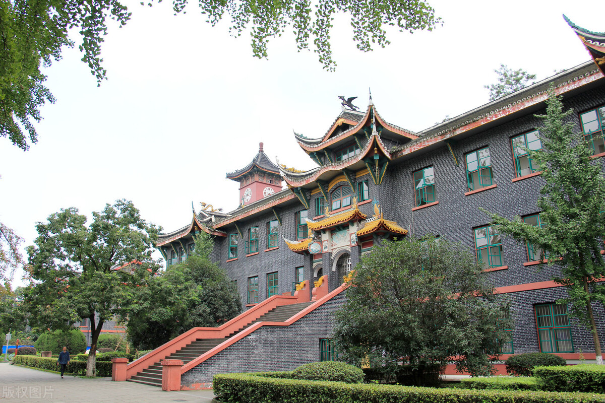 想要考进四川大学，四川考生得考多少分？口腔医学最高全省169名